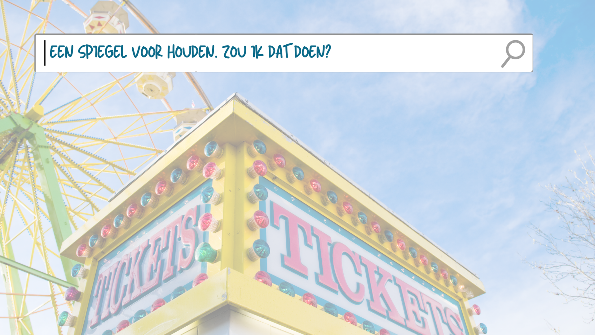 een spiegel voorhouden